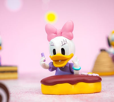 [HEROCROSS] Disney Donald Duck Family Dessert Series Blind Box