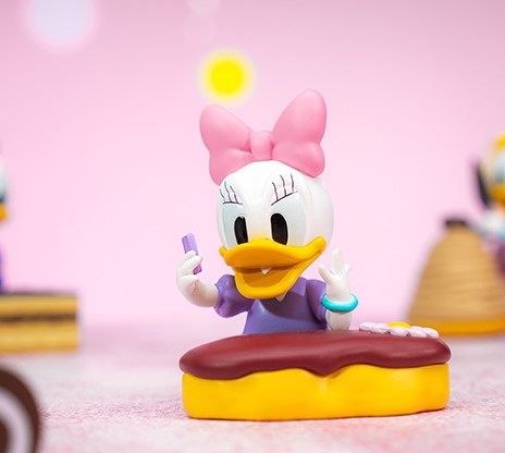 [HEROCROSS] Disney Donald Duck Family Dessert Series Blind Box